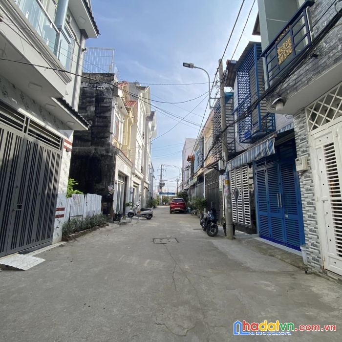 Bán nhà dương bá trạc, 96m2, 4m x 23m, hxh, tiện xây chdv