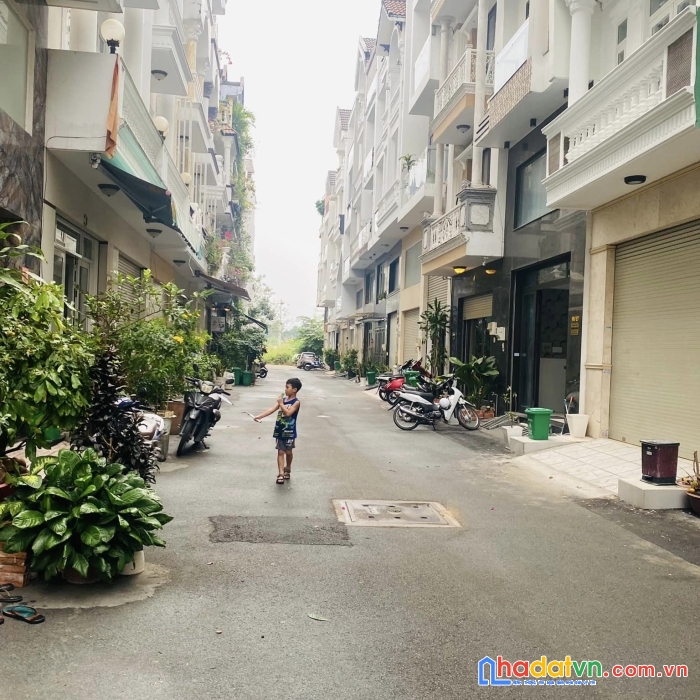 Bán nhà hxh âu dương lân, 60m2, 4mx15m, 3 tầng, 3pn, 5.5 tỷ tl