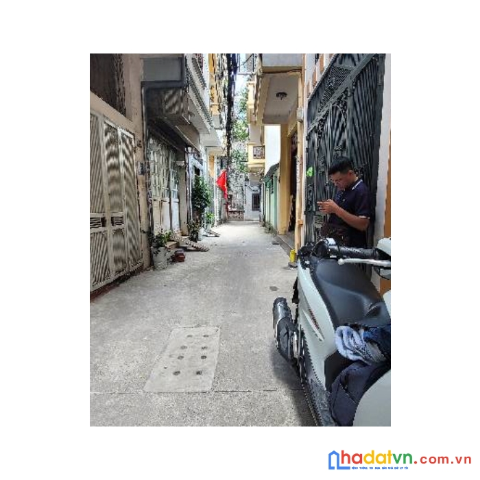 Tây hồ- lạc long quân -ngõ ô tô – nhà 3 tầng đẹp ở ngay- sổ đỏ vuông– 3.3 tỷ 