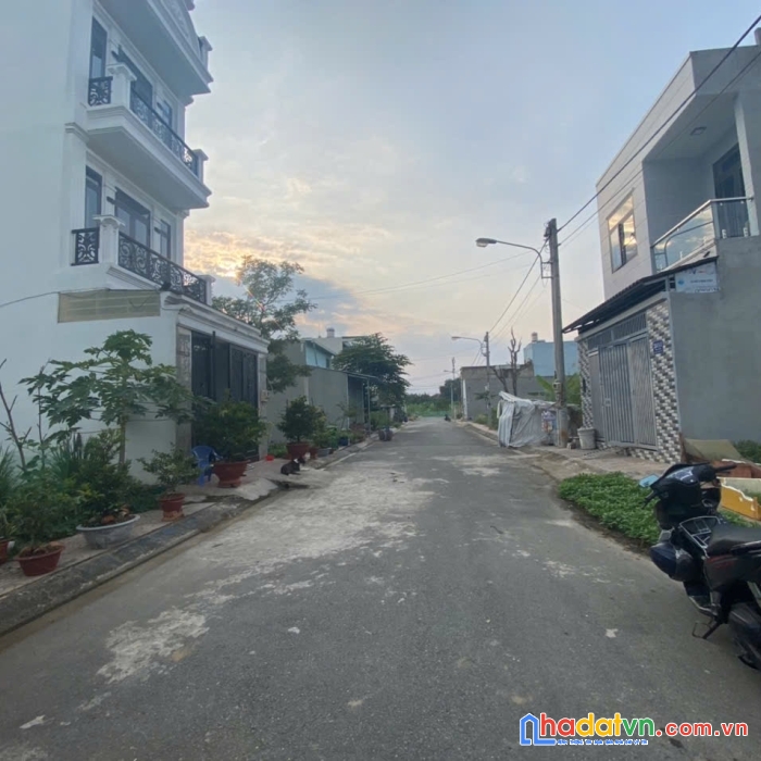 Cần bán gấp lô 60m2 hxh 7m ngay chợ đầu mối thủ đức chỉ 2.550 tỷ tl mạnh