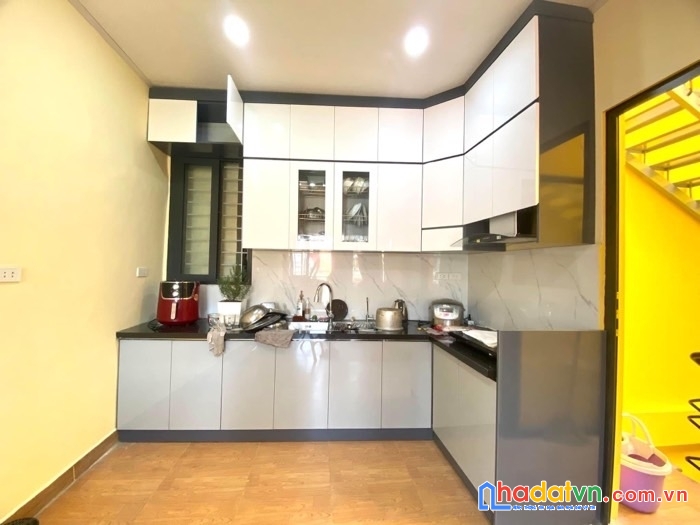 Hiếm- hoàng hoa thám -5 tầng mới cho thuê 15tr/ tháng- dòng tiền -3.3 tỷ- sổ đỏ vuông vắn 