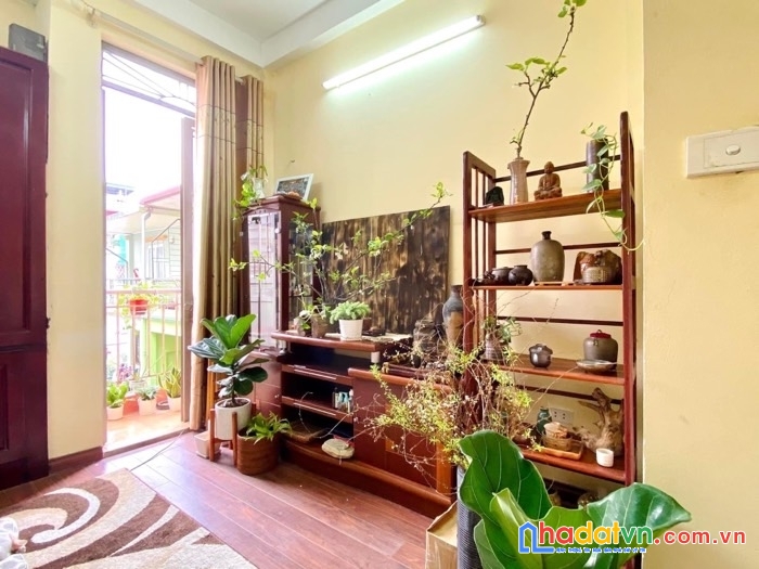 Hiếm- hoàng hoa thám -5 tầng mới cho thuê 15tr/ tháng- dòng tiền -3.3 tỷ- sổ đỏ vuông vắn 