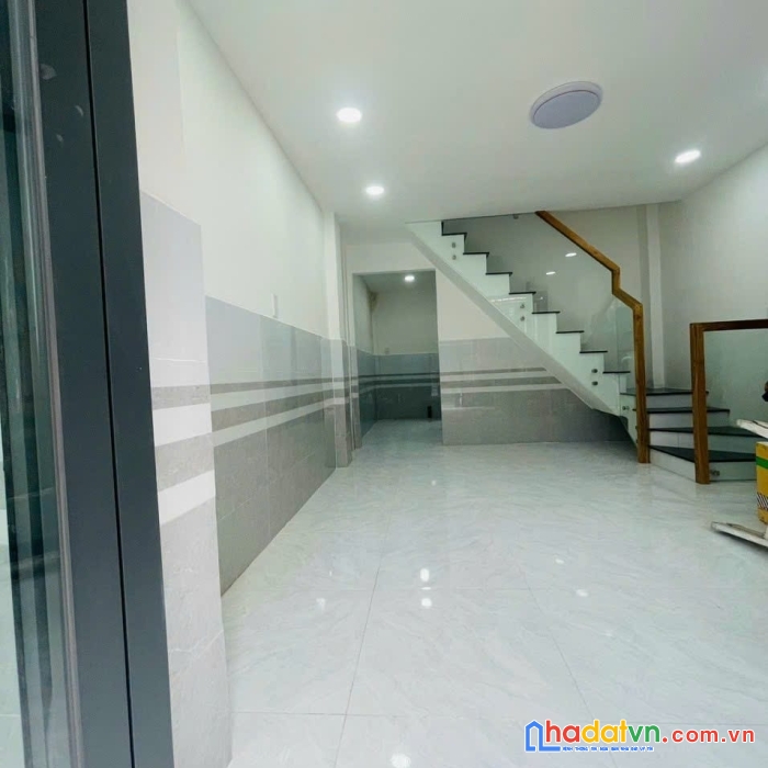 Bán nhà dương bá trạc, dtsd 36m2, shr, ko quy hoạch, 2.15 tỷ 0906993584