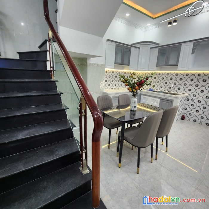 Bán nhà hxh âu dương lân, 74m2, 4 tầng, 5pn, kinh doanh sầm uất, 9,4 tỷ tl mạnh 0906993584