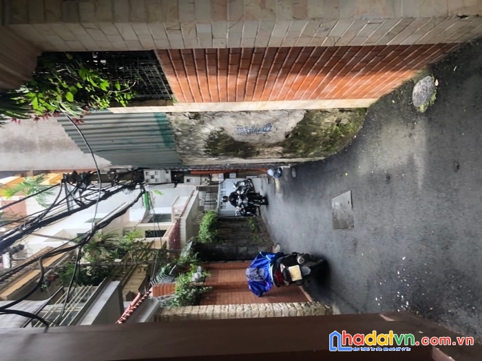 Đất hiếm – xuân diệu- mặt ngõ thông –ô tô tránh - kinh doanh -cách hồ tây 100m –5.25 tỷ 