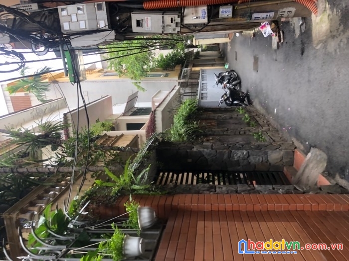 Đất hiếm – xuân diệu- mặt ngõ thông –ô tô tránh - kinh doanh -cách hồ tây 100m –5.25 tỷ 