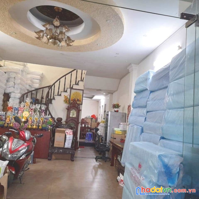 Giảm hơn 1 tỷ! mặt tiền phạm hùng, kinh doanh sầm uất 
