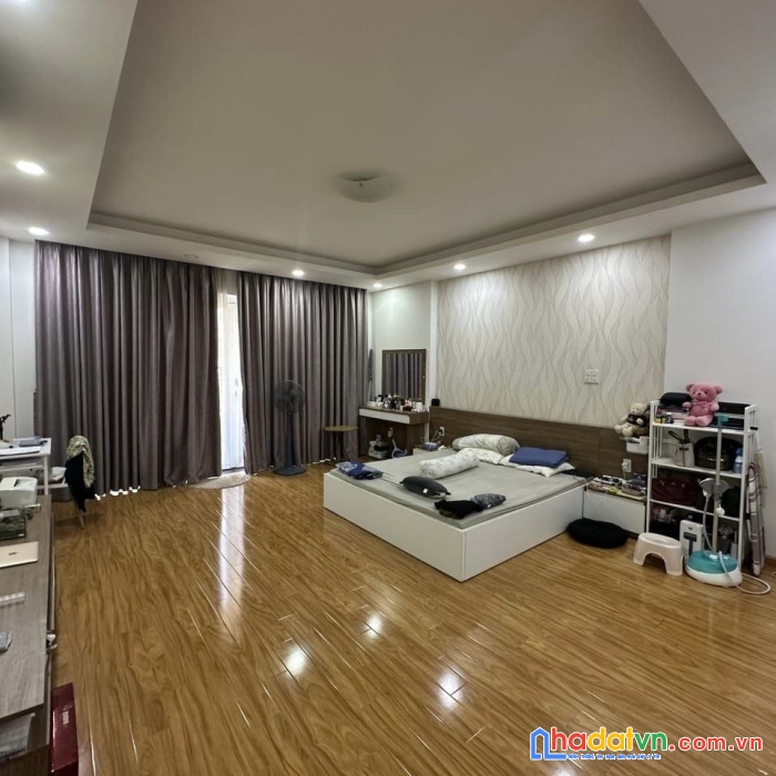 Giảm mạnh 1 tỷ! bán nhà lê bôi, 4 tầng, không lỗi phong thủy