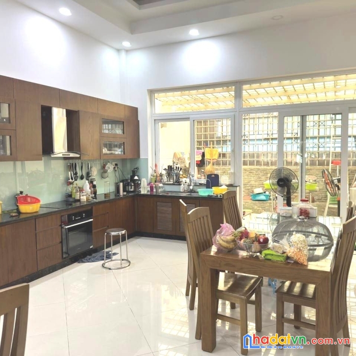 Giảm mạnh 1 tỷ! bán nhà lê bôi, 4 tầng, không lỗi phong thủy