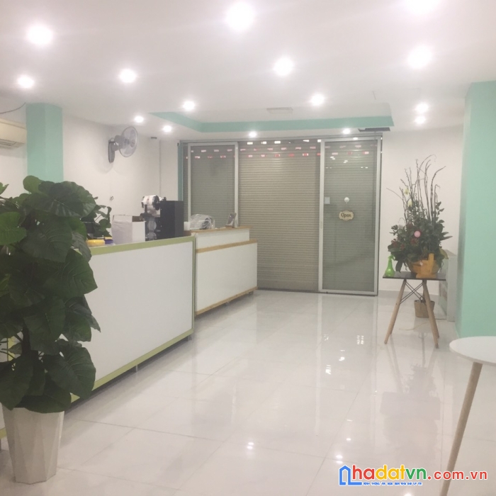 Cực hót, tòa nhà mt 6 tầng lô góc khu e tow cộng hòa q.t bình, 5.3 x 22