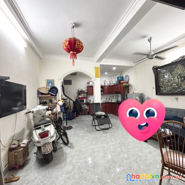 Tây hồ- ngõ 66 võng thị - nhà đẹp 3 tầng ở ngay- 36m sổ đỏ - mặt tiền khủng 5m – 3.5 tỷ 