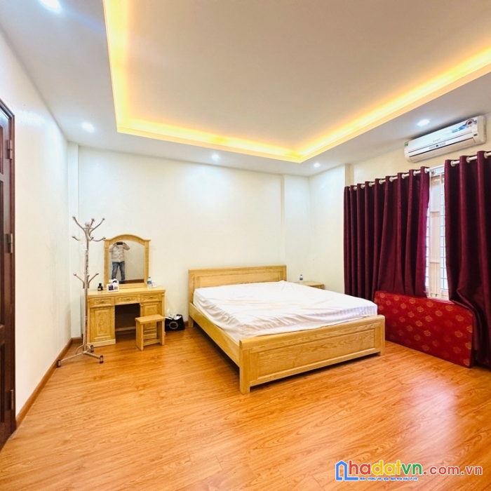 Tây hồ - phố thụy khuê – nhà mới 5 tầng- gần phố, hồ tây- mặt tiền 5.5m – 4.83 tỷ 