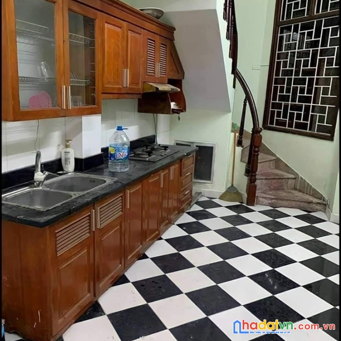 Tây hồ-hoàng hoa thám-4 tầng nội thất xịn xò –ô tô đỗ cửa –ngõ nông –kinh doanh –3.3 tỷ 