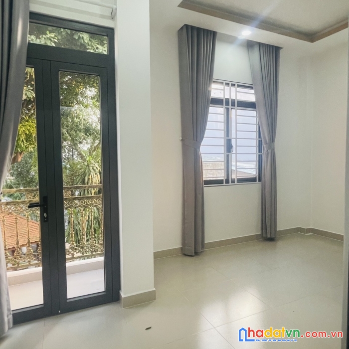 Nhà 2 tầng lung linh, 51m2, đường ô tô đỗ cửa, tân chánh hiệp 34, giáp gò vấp giá 3.5 tỷ.