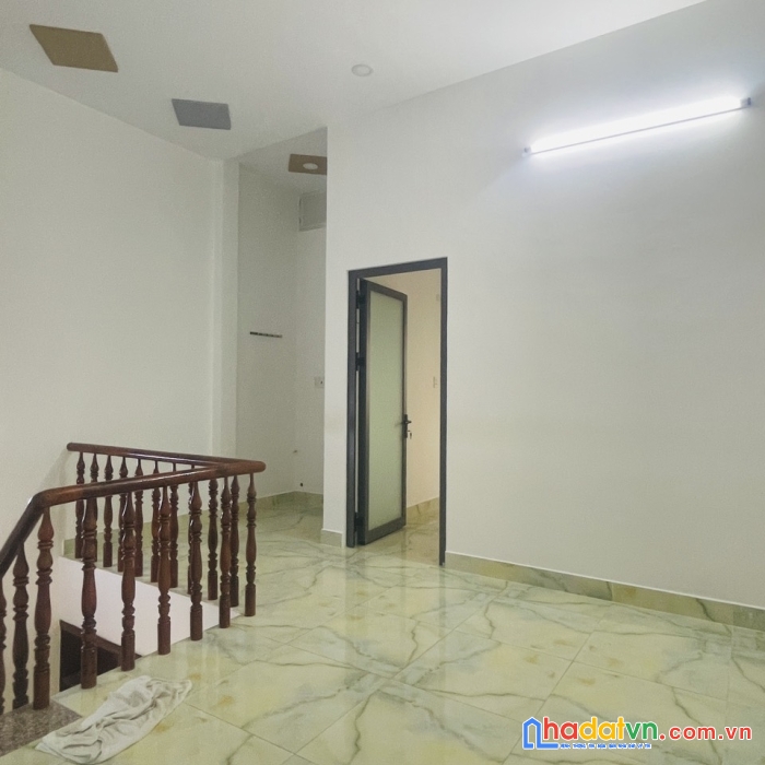 Nhà 2 tầng lung linh, 51m2, đường ô tô đỗ cửa, tân chánh hiệp 34, giáp gò vấp giá 3.5 tỷ.