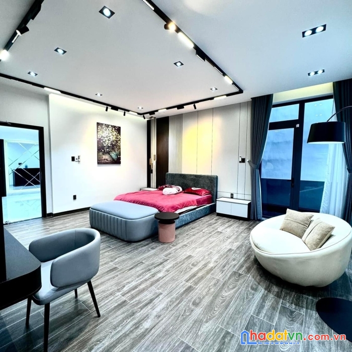 Bán nhà phân lô vip quận hbt phố yên lạc 170m 6t thang máy, gara 3 ô tô, kinh doanh 27 tỷ hơn
