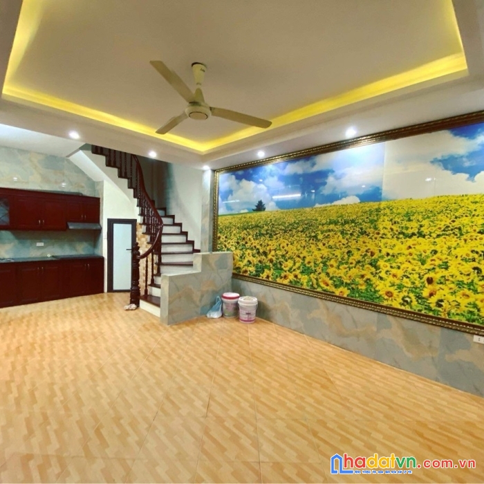 Tây hồ- khu phân lô vip-cạnh ciputra- ô tô cách nhà 5m- mặt tiền 7.2m- 4.35 tỷ 