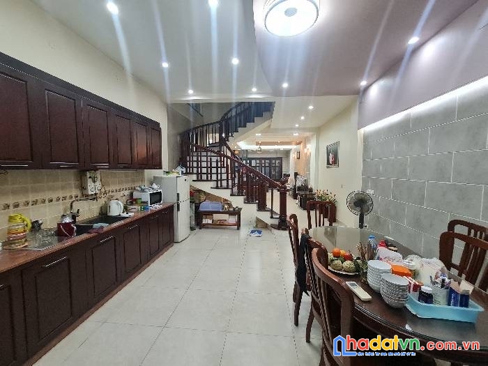 Bán nhà đầm trấu, phân lô, ô tô tránh, kinh doanh, dt 110m2*4 tầng, giá 18 tỷ