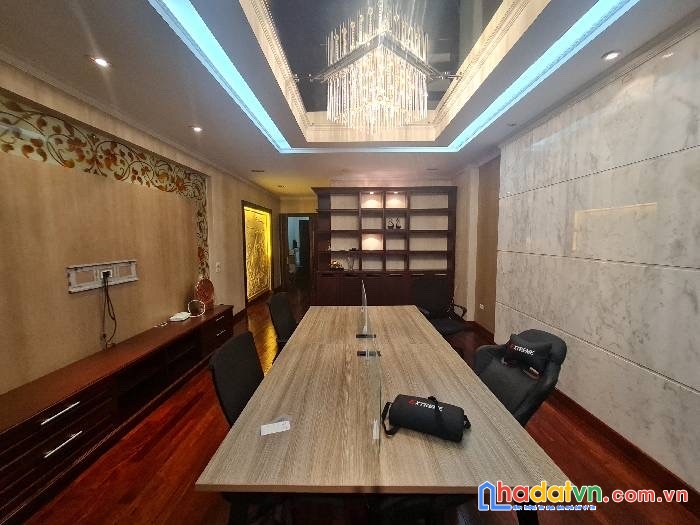 Bán nhà đầm trấu, phân lô, ô tô tránh, kinh doanh, dt 110m2*4 tầng, giá 18 tỷ