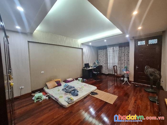 Bán nhà đầm trấu, phân lô, ô tô tránh, kinh doanh, dt 110m2*4 tầng, giá 18 tỷ