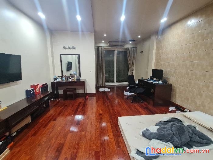 Bán nhà đầm trấu, phân lô, ô tô tránh, kinh doanh, dt 110m2*4 tầng, giá 18 tỷ