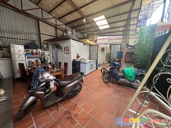 Tây hồ- lạc long quân- mặt ngõ ô tô thông- ô tô vào nhà - mặt tiền 5m – 4.85 tỷ