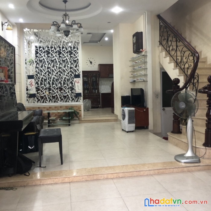 Nhà hxh ngay gigamall bình triệu chỉ 3,2 tỷ, shr, sổ sạch ko quy hoạch