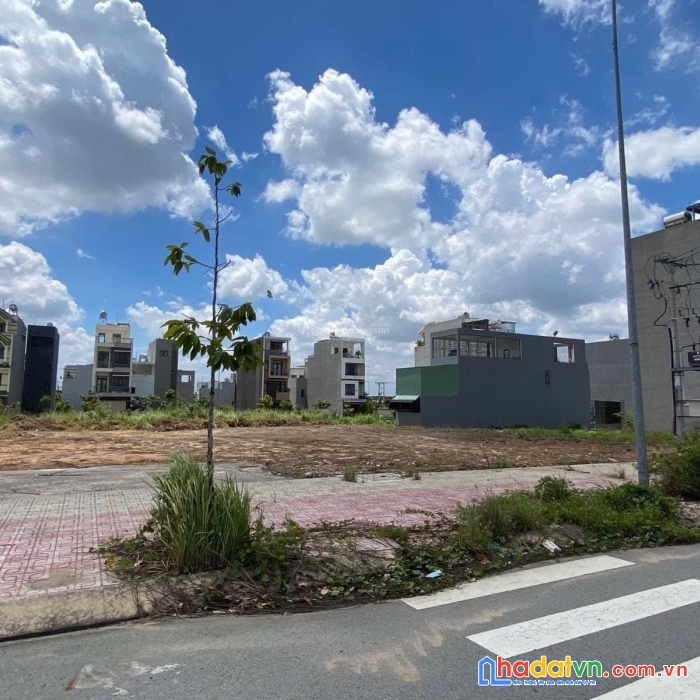 Cần bán lô đất 85m²(5x17) trong kdc hiện hữu đối diện bến xe #quận8 shr , xdtd