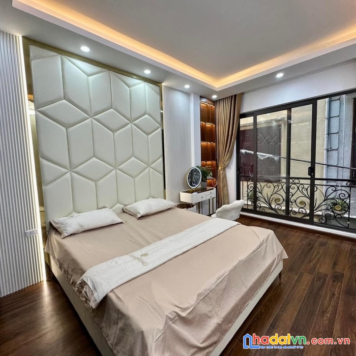 Bán nhà phân lô phố nguyễn đình chiểu, lê đại hành, hai bà trưng 70m 5t 18 tỷ. ô tô đỗ cửa
