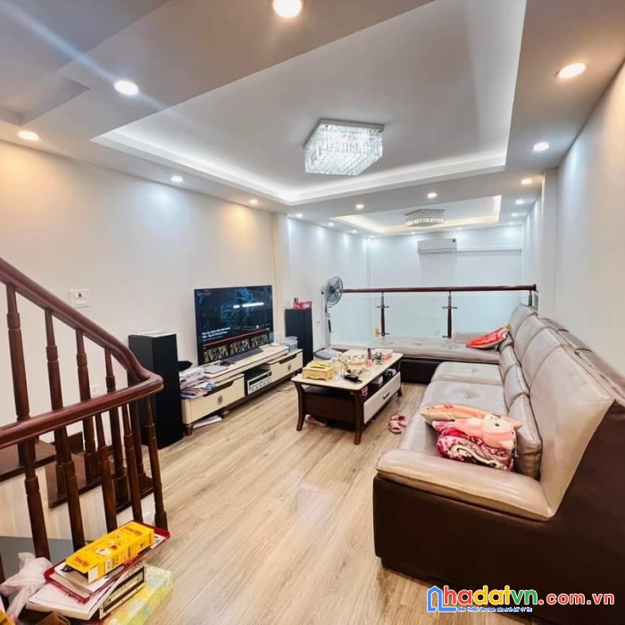 Bán nhà phố thanh nhàn, hai bà trưng 32m, 5 tầng. giá: 5.5 tỷ