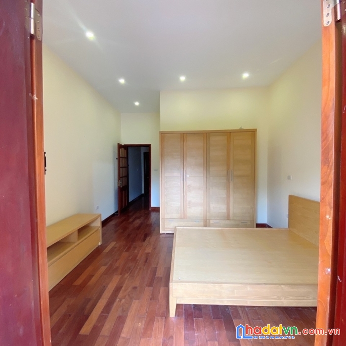 Bán nhà phố xã đàn, phân lô quân đội, 2 thoáng, ô tô, ngõ thông