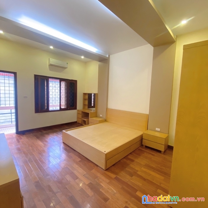 Bán nhà phố xã đàn, phân lô quân đội, 2 thoáng, ô tô, ngõ thông