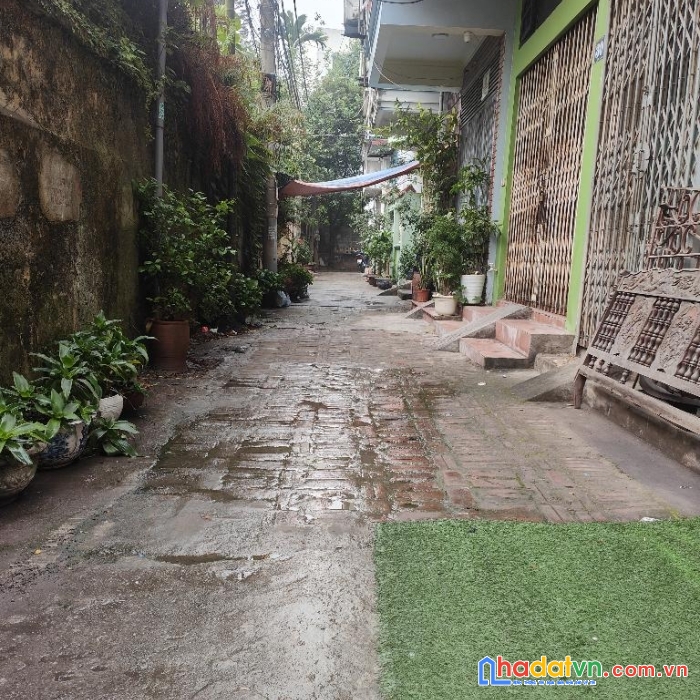 Tây hồ - hiếm – đất đẹp tây hồ - ô tô đỗ cổng- 30m sổ đỏ chính chủ- vuông vắn- 2.45 tỷ
