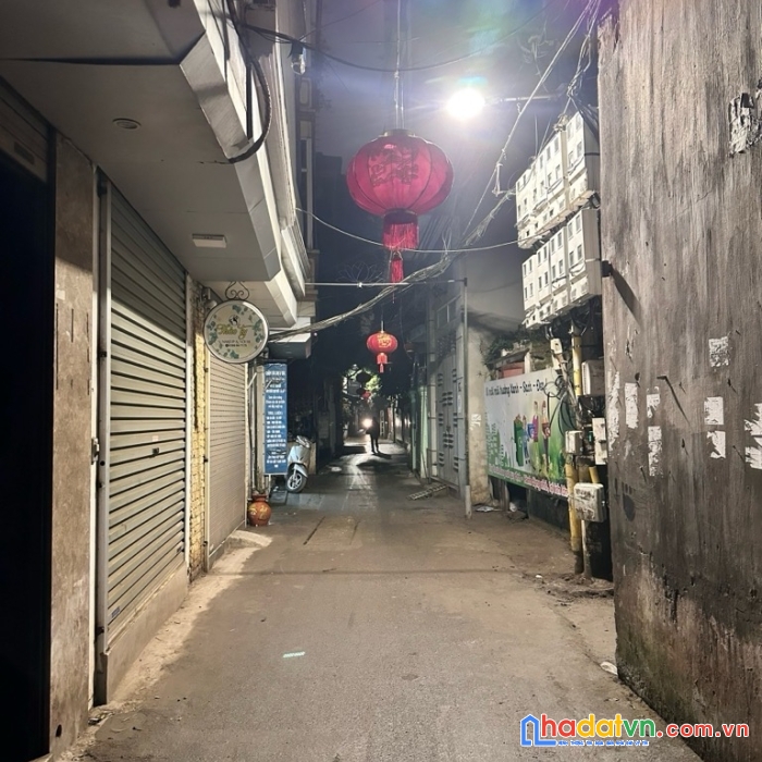 Tây hồ - hiếm – đất đẹp tây hồ - ô tô đỗ cổng- 30m sổ đỏ chính chủ- vuông vắn- 2.45 tỷ