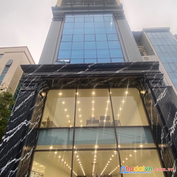 Bán tòa nhà văn phòng quận hai bà trưng. 100m2 9 tầng, phân lô, vỉa hè, ô tô tránh, ngõ thông, nhà mới, kd luôn