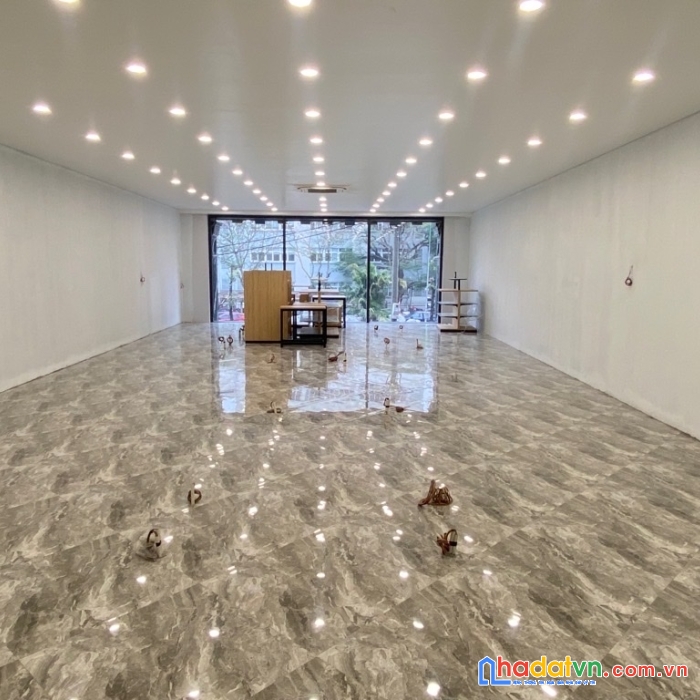 Bán tòa nhà văn phòng quận hai bà trưng. 100m2 9 tầng, phân lô, vỉa hè, ô tô tránh, ngõ thông, nhà mới, kd luôn