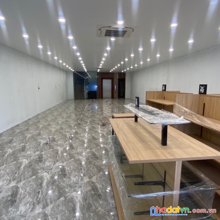Bán tòa nhà văn phòng quận hai bà trưng. 100m2 9 tầng, phân lô, vỉa hè, ô tô tránh, ngõ thông, nhà mới, kd luôn