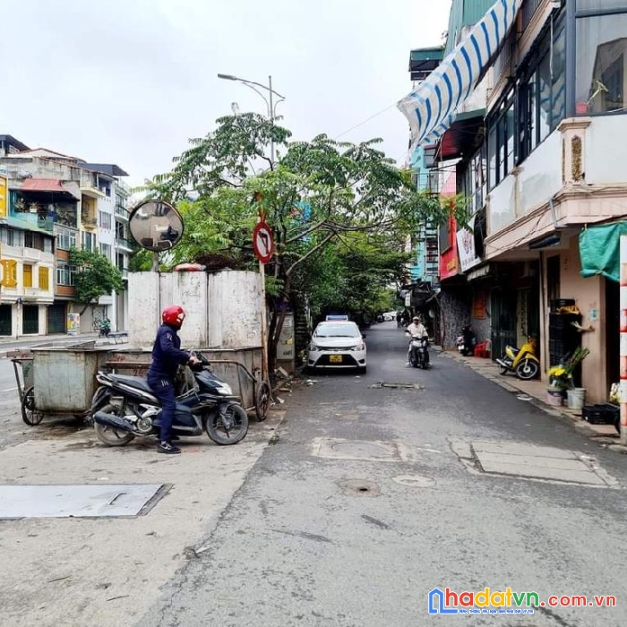 Tây hồ- nghi tàm- chợ yên phụ- vị trí đẹp hiếm nhà bán- sổ đỏ đẹp- 3.65 tỷ 