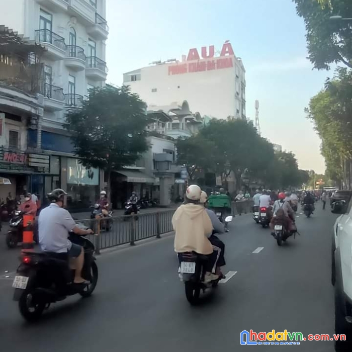 Bán nhà  hxh kinh doanh 4 tầng 182m2 ông ích khiêm quận 11 
