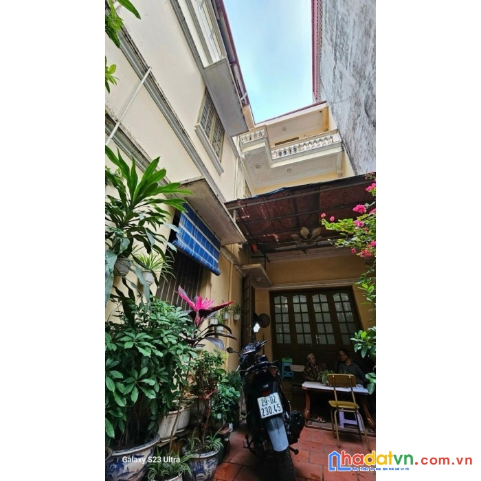 Hiếm- phố tứ liên – lô góc- ngõ 69 thông khắp ngả- ô tô đỗ cửa- sổ vuông- 4.2 tỷ