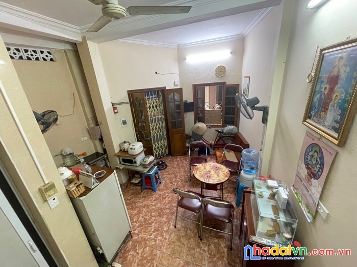 Vip- quán thánh- 10m ra mặt phố- ô tô đỗ cổng- 4 tầng sổ đỏ vuông đẹp- 3.68 tỷ 