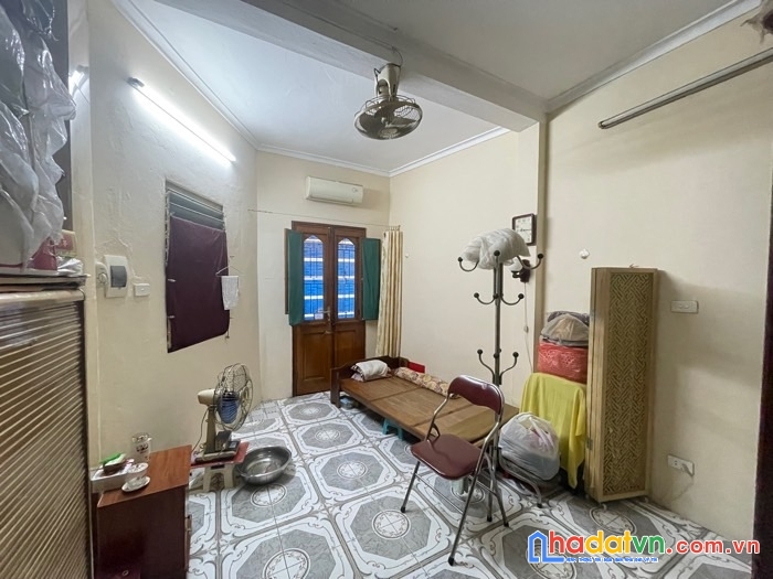 Vip- quán thánh- 10m ra mặt phố- ô tô đỗ cổng- 4 tầng sổ đỏ vuông đẹp- 3.68 tỷ 