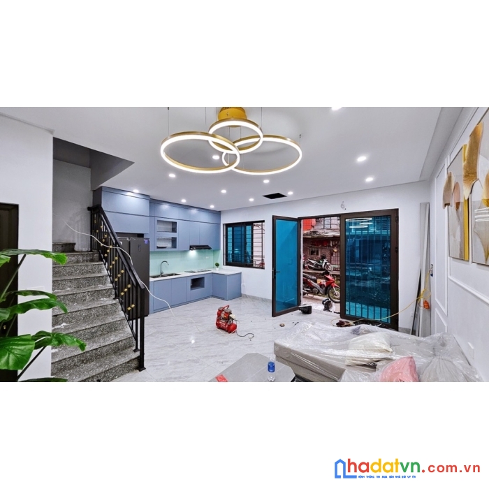 Tây hồ - nhà 3 tầng mới kính koong -mặt tiền 6m rông thênh thang – 1.95 tỷ 