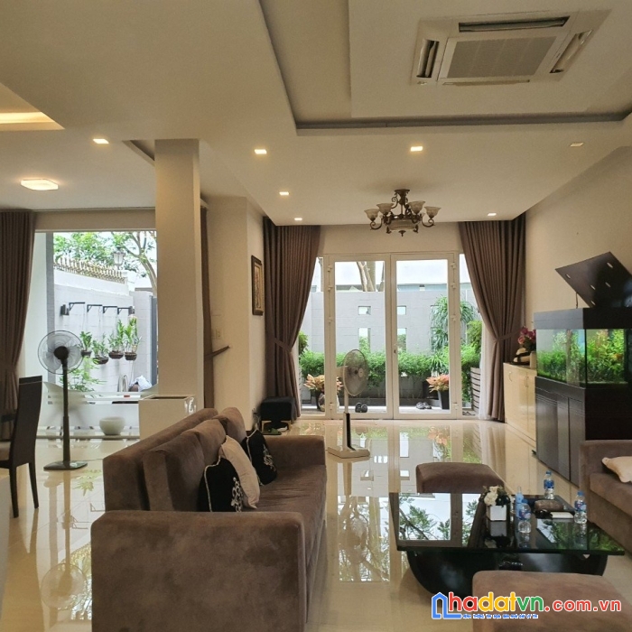 Nhà 8x18,5m 4 lầu biệt thự tấn trường phường phú thuận quận 7