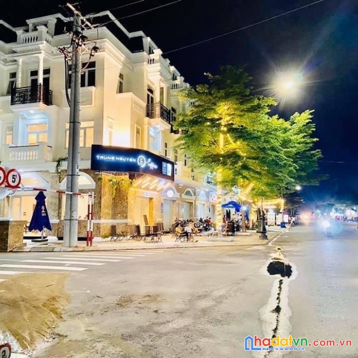Bán gấp nhà phố shophouse icon central dĩ an, bình dương, 1 trệt 2 lầu, giá chỉ từ 4 tỷ đồng
