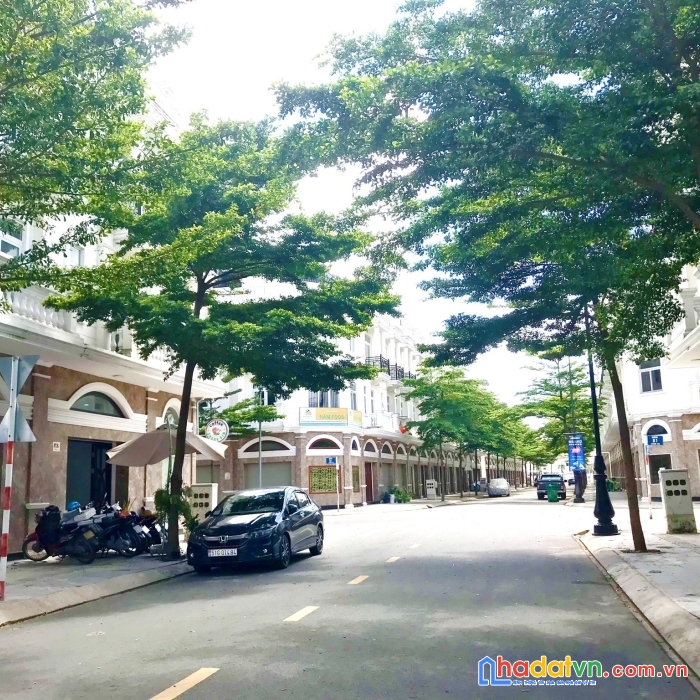 Bán gấp nhà phố shophouse icon central dĩ an, bình dương, 1 trệt 2 lầu, giá chỉ từ 4 tỷ đồng
