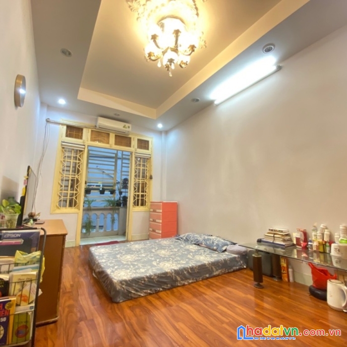 Hiếm – xuân diệu – hồ tây- 5 tầng mới-1 nhà ra mặt phố- lô góc thoáng sáng- 5.5 tỷ 