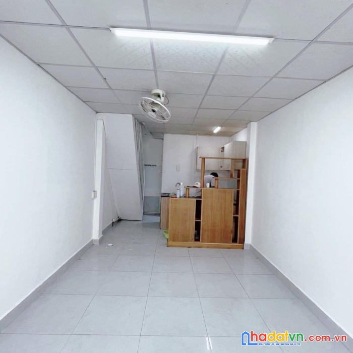 Bán nhà mặt tiền kinh doanh gần trường chinh tân bình - liền kề chợ tân trụ 
