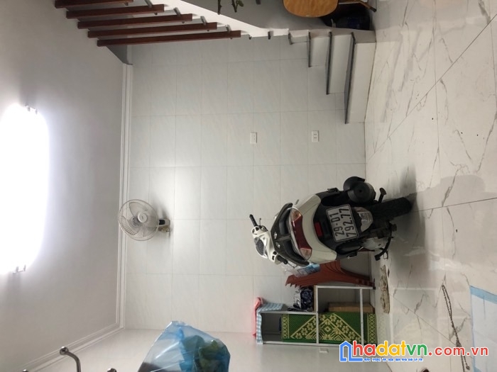 Hiếm – trung tâm quận- nhà đẹp 3 tầng mặt tiền 4m- sổ đỏ chính chủ -2.4 tỷ. 