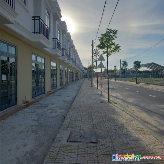 Nhà bán nguyên căn 550tr, 5m x 14m. 70m2, cạnh vách trường tiểu học minh hưng 3